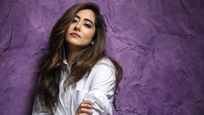 Jonita Gandhi Age, Family, Bio, Life & Career: Everything You Need to Know