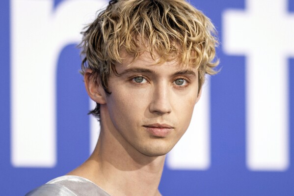 Troye Sivan Life and Career: Full Bio, Age, Family Details & Musical Journey