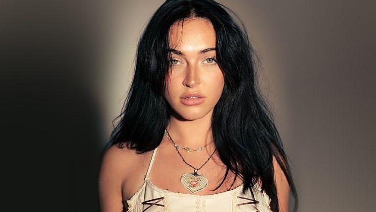 Singer Cil Age, Family, Bio, Life & Career: Everything You Need to Know
